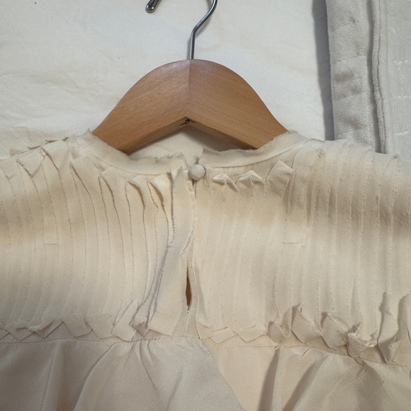 White sleeveless blouse - Picture 3 of 5